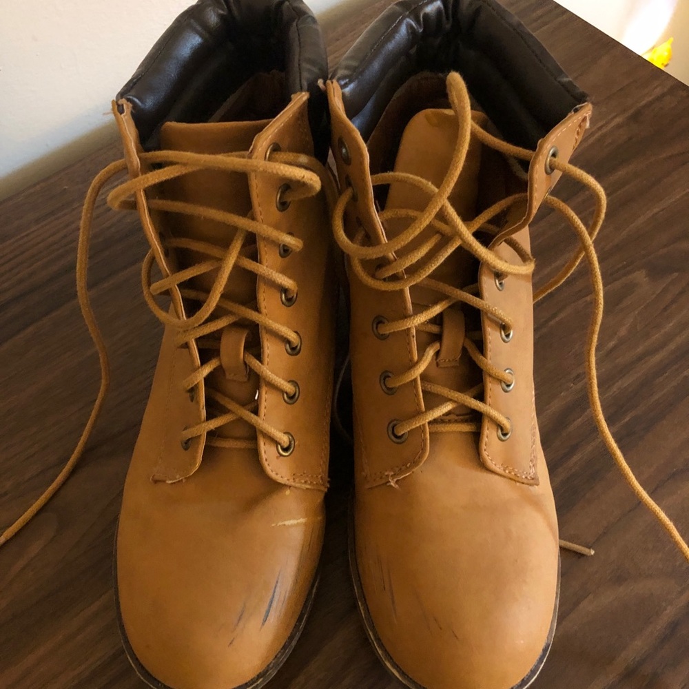 Tan boots size 8